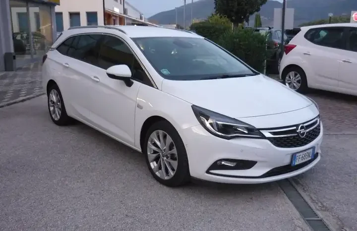 Opel Astra Sports Tourer 1.6 cdti Innovation pieno