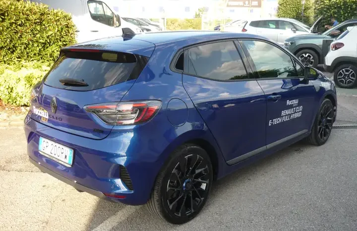 Renault Clio 1.6 E-Tech full hybrid esprit Alpine 145cv pieno