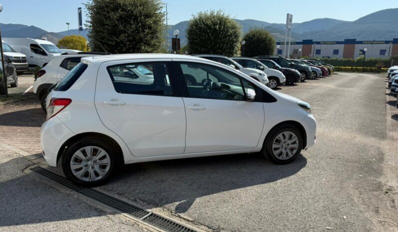 Toyota Yaris 1.0 Lounge 5porte 69CV pieno
