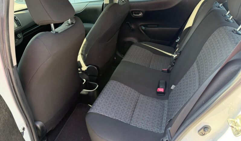 Toyota Yaris 1.0 Lounge 5porte 69CV pieno