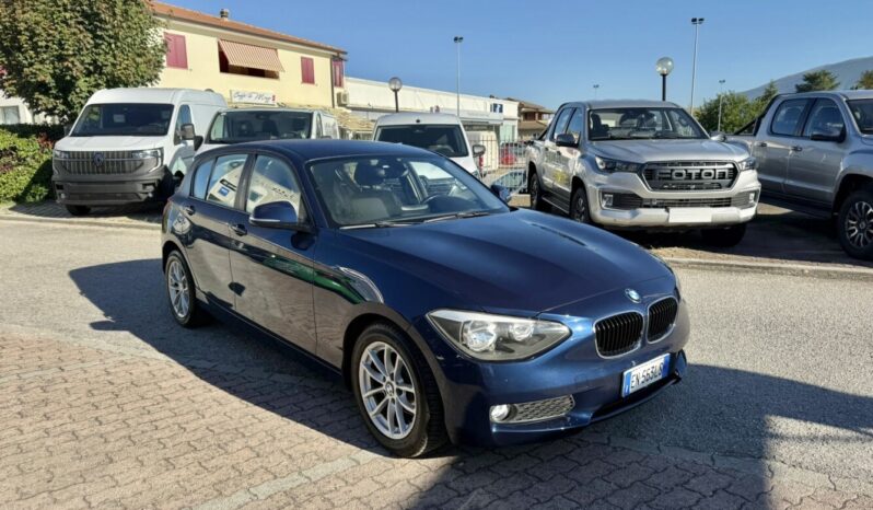 BMW Serie 118d Urban 143CV pieno
