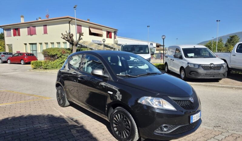 LANCIA  YPSILON 1.0 FIREFLY HYBRID SILVER pieno