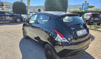 LANCIA  YPSILON 1.0 FIREFLY HYBRID SILVER pieno