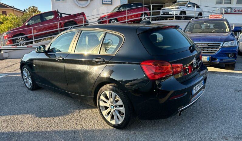 BMW SERIE 116D Advantage 5P pieno