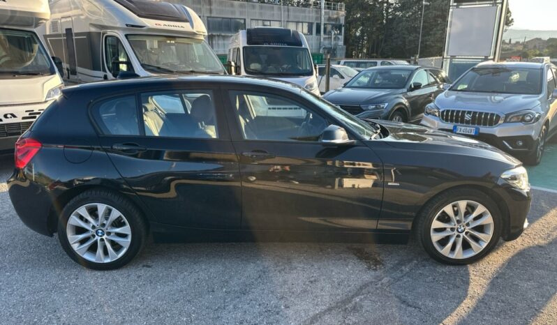 BMW SERIE 116D Advantage 5P pieno