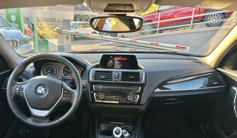 BMW SERIE 116D Advantage 5P pieno