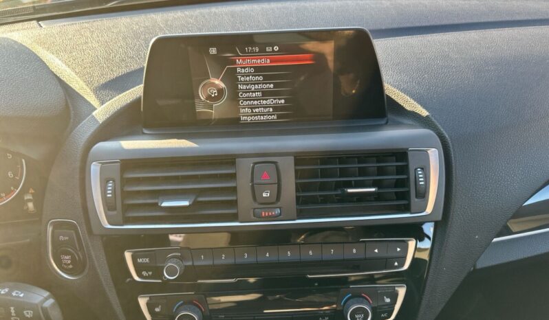 BMW SERIE 116D Advantage 5P pieno