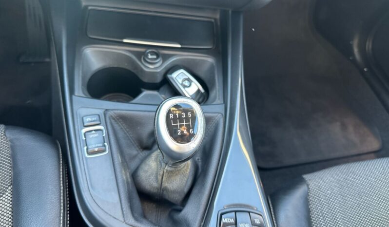 BMW SERIE 116D Advantage 5P pieno