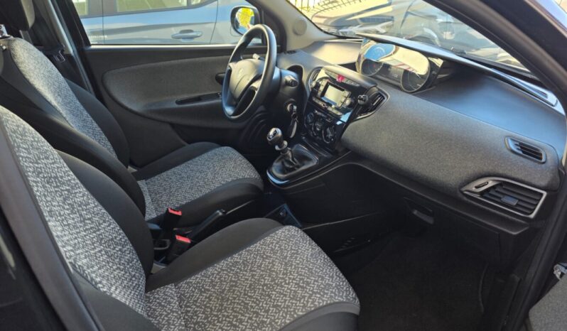LANCIA  YPSILON 1.0 FIREFLY HYBRID SILVER pieno