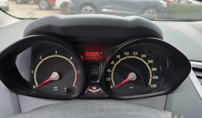 Ford Fiesta titanium 1.4 Tdci 5p 68CV pieno