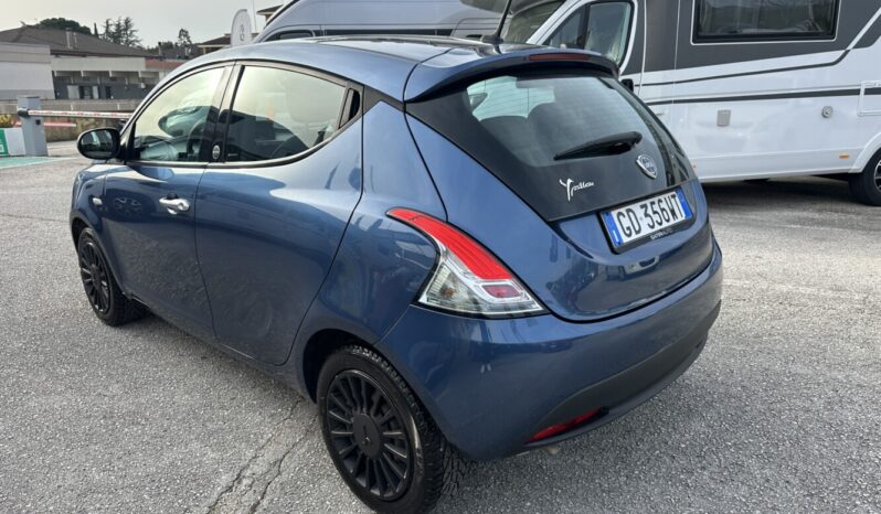 Lancia Ypsilon 1.2 GPL SIlver 69CV pieno